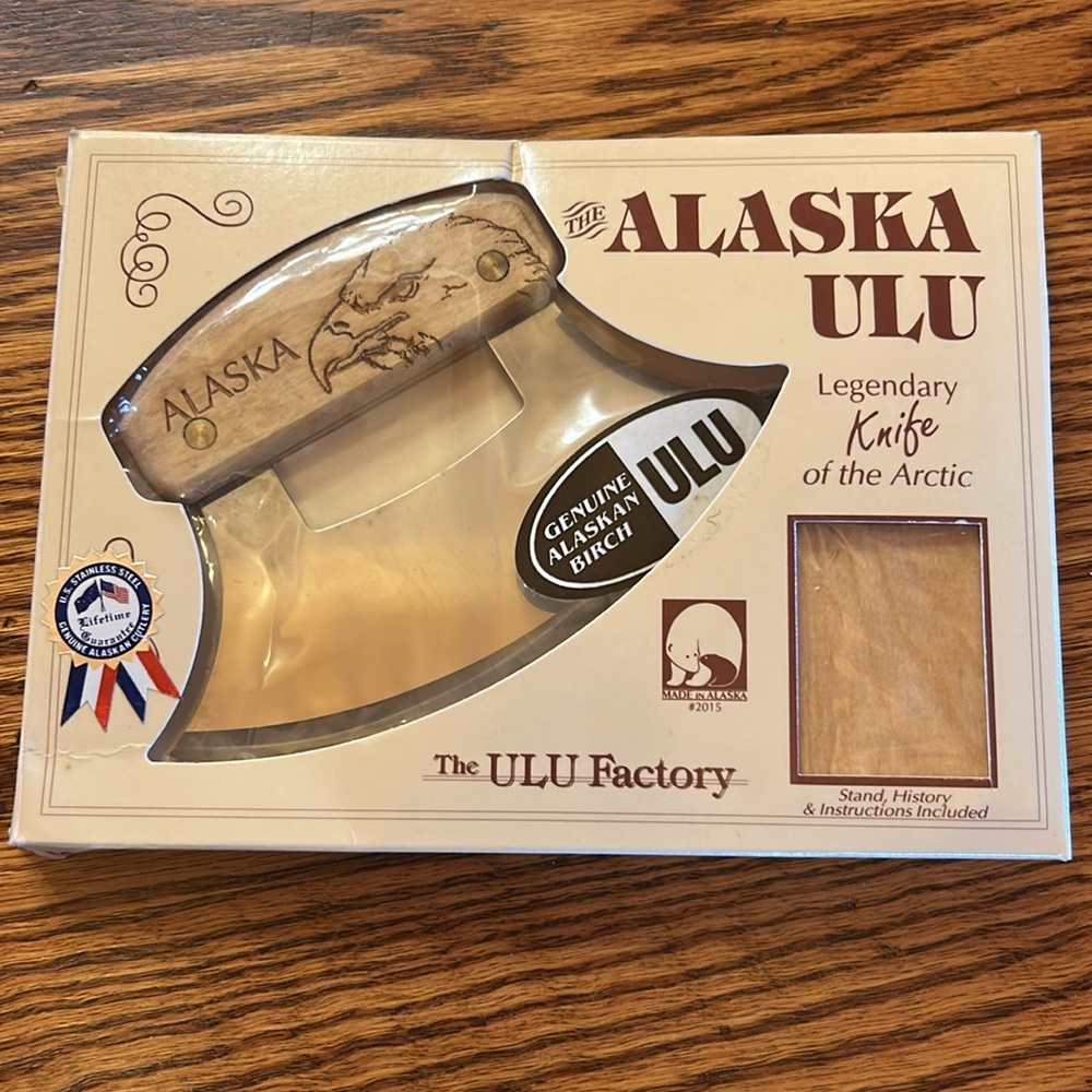 NWT Alaska Ulu Knife Eagle Alaskan Birch Wood Handle w/ Stand from the 1990s